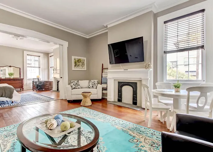 23 E York Street Unit 1