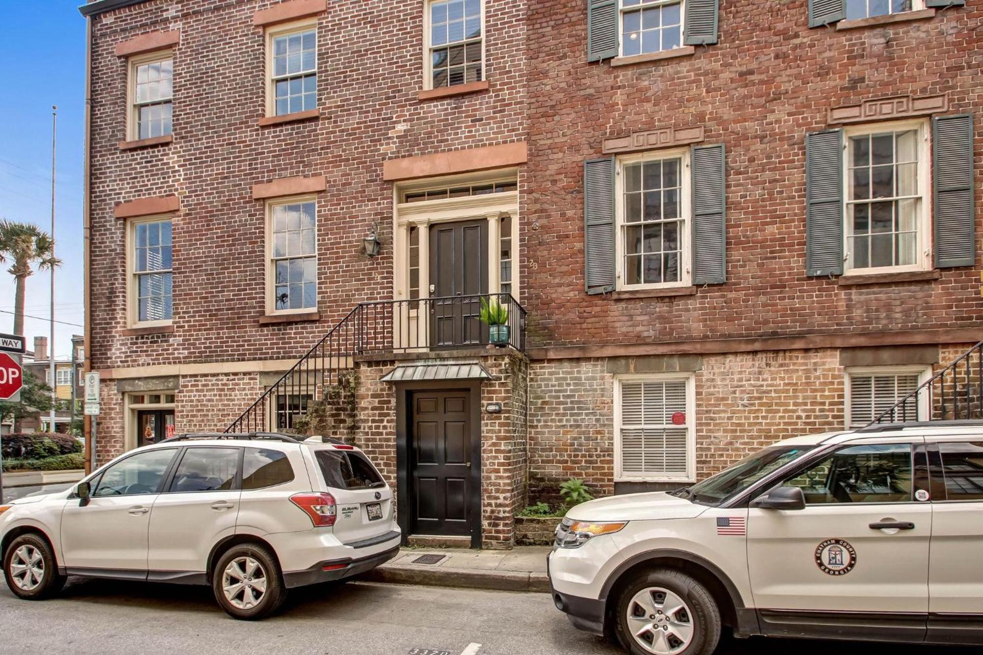 Apartamento 23 E York Street Unit 1 *