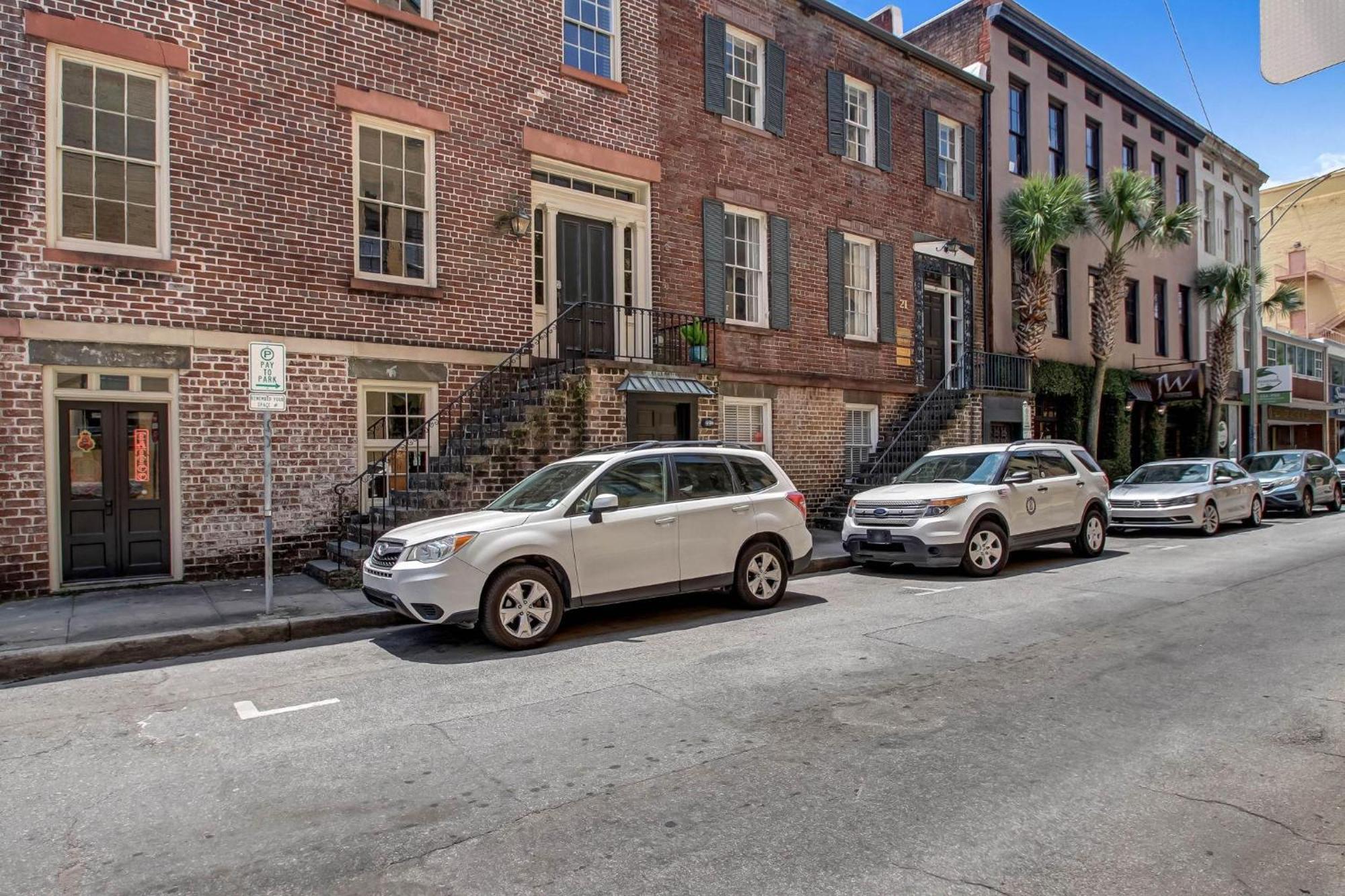 23 E York Street Unit 1 *
